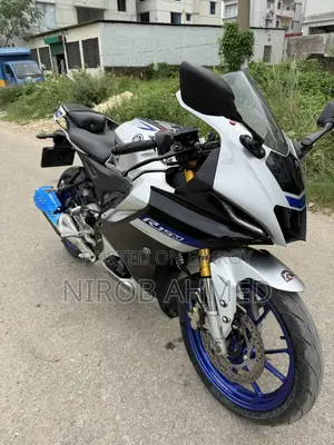 Yamaha R15M 2021 Silver