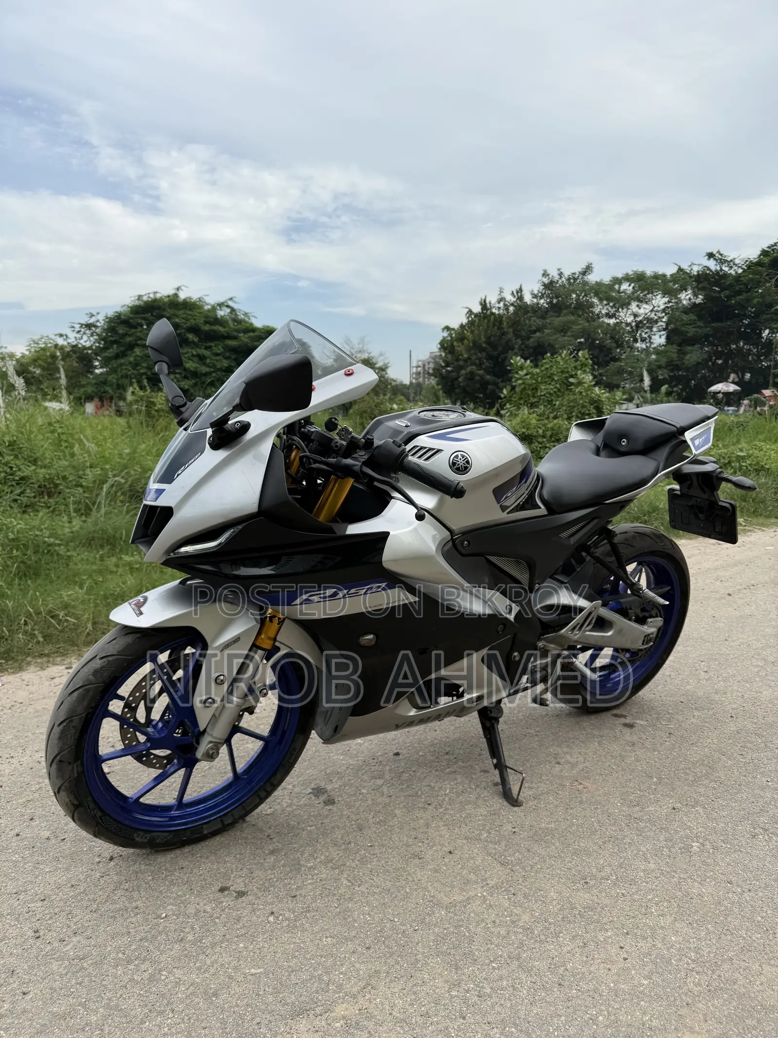 Yamaha R15M 2021 Silver