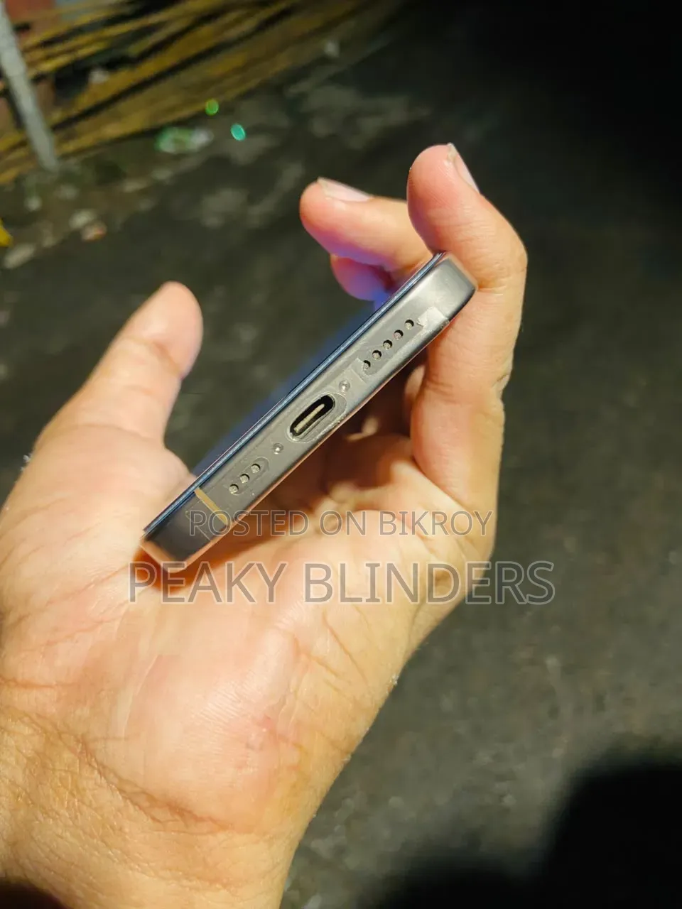 অ্যাপল আইফোন ১৬ প্রো ১২৮ জিবি গোল্ড