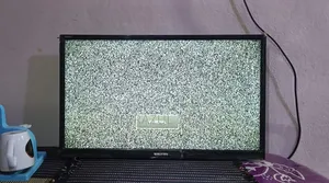 Walton 24" Almost New Led TV