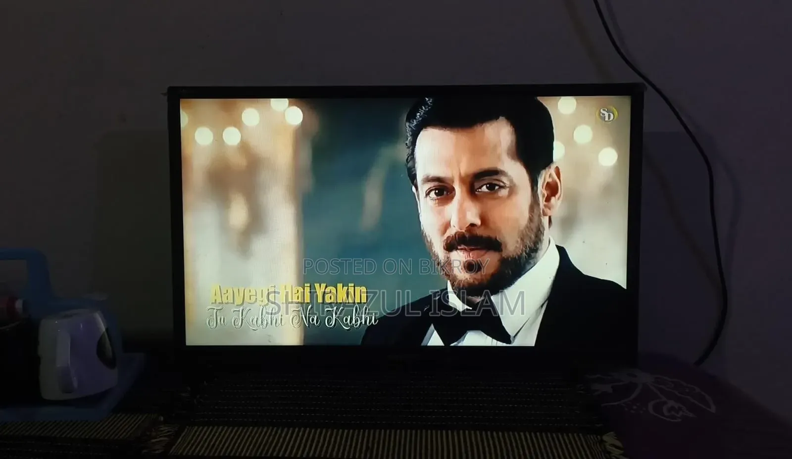 Walton 24" Almost New Led TV