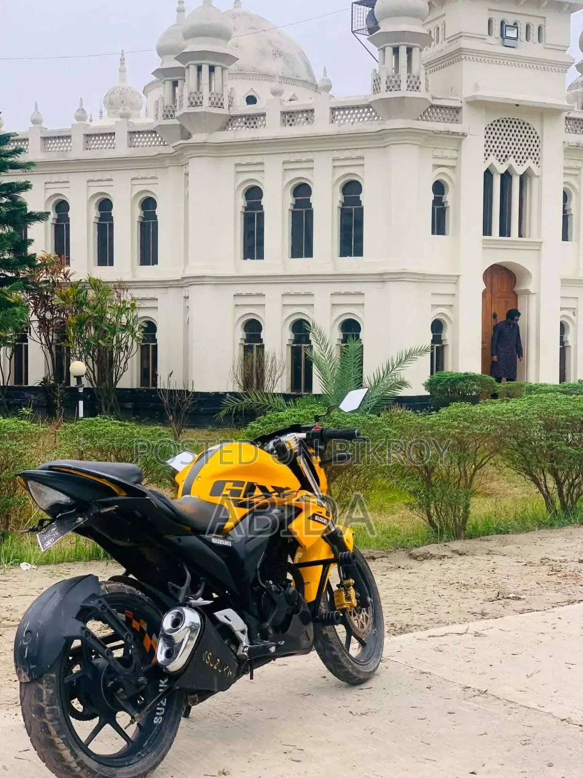 Suzuki Gixxer 2023 Yellow