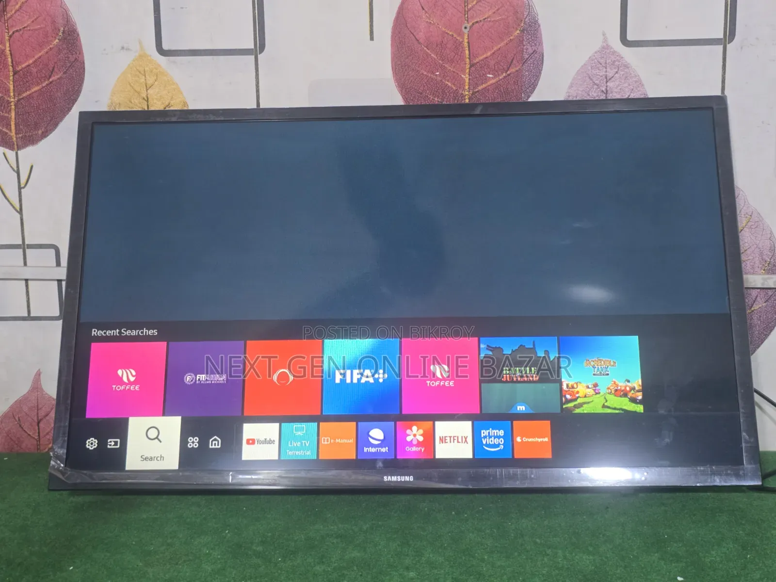 Samsung 32" Voice Control Smart LED TV