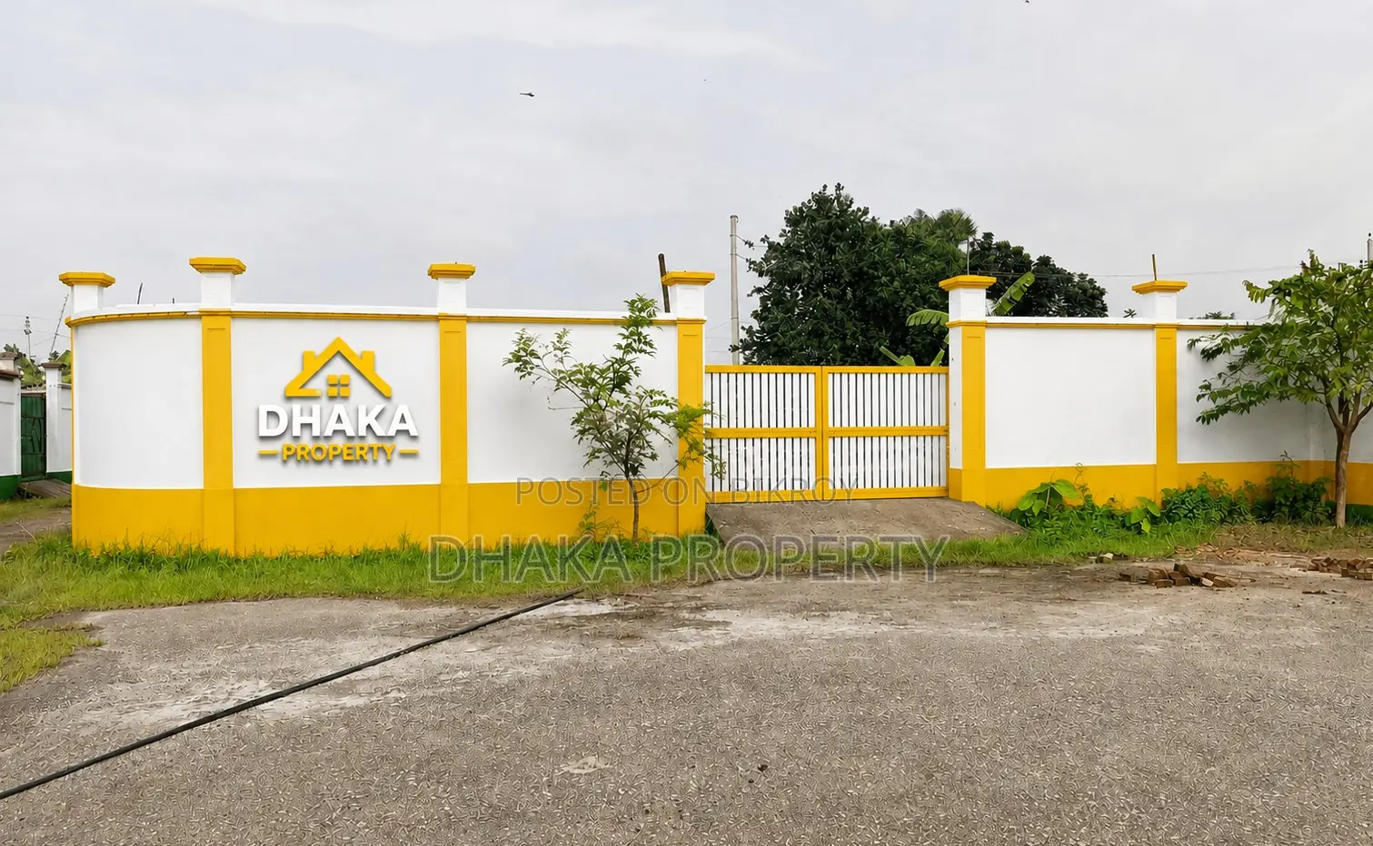 15 Katha East Facing Land Near 300ft at Sector 2