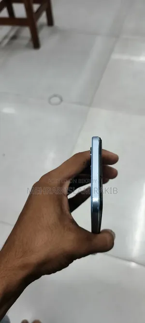 অপ্পো এ১৭ ৬৪ জিবি