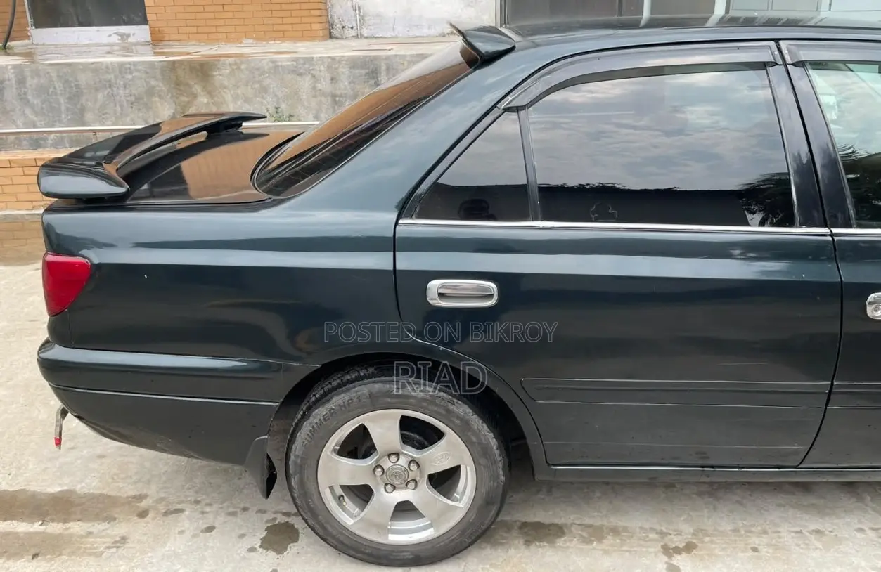 Toyota Carina 1998 Green