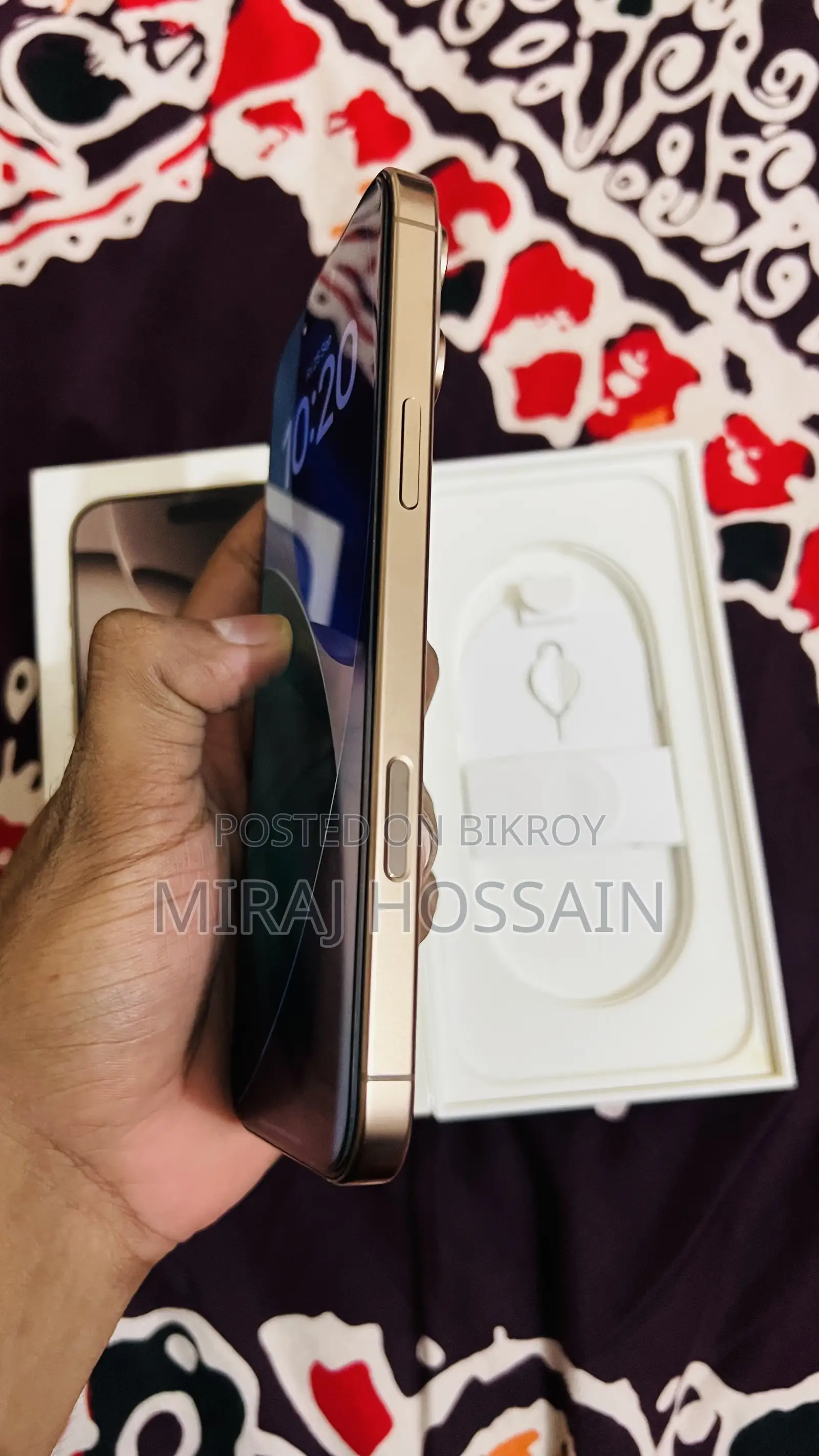 New Apple iPhone 16 Pro Max 256 GB Gold