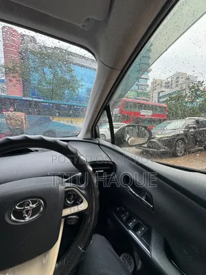 টয়োটা প্রিয়াস ২০১৫ পার্ল