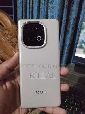 আইকিউও ২৫৬ জিবি
