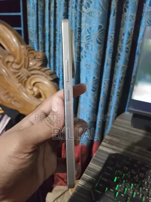 আইকিউও ২৫৬ জিবি