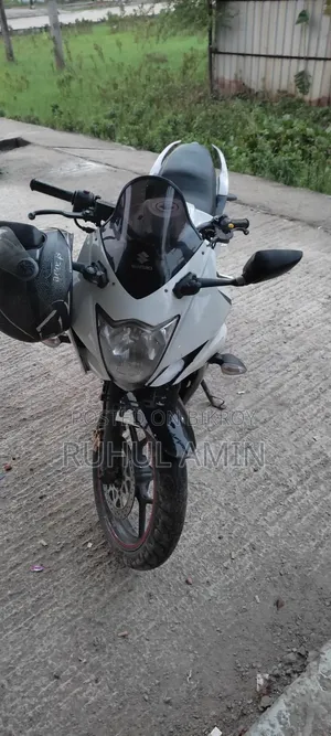 Suzuki Gixxer SF 2016 White
