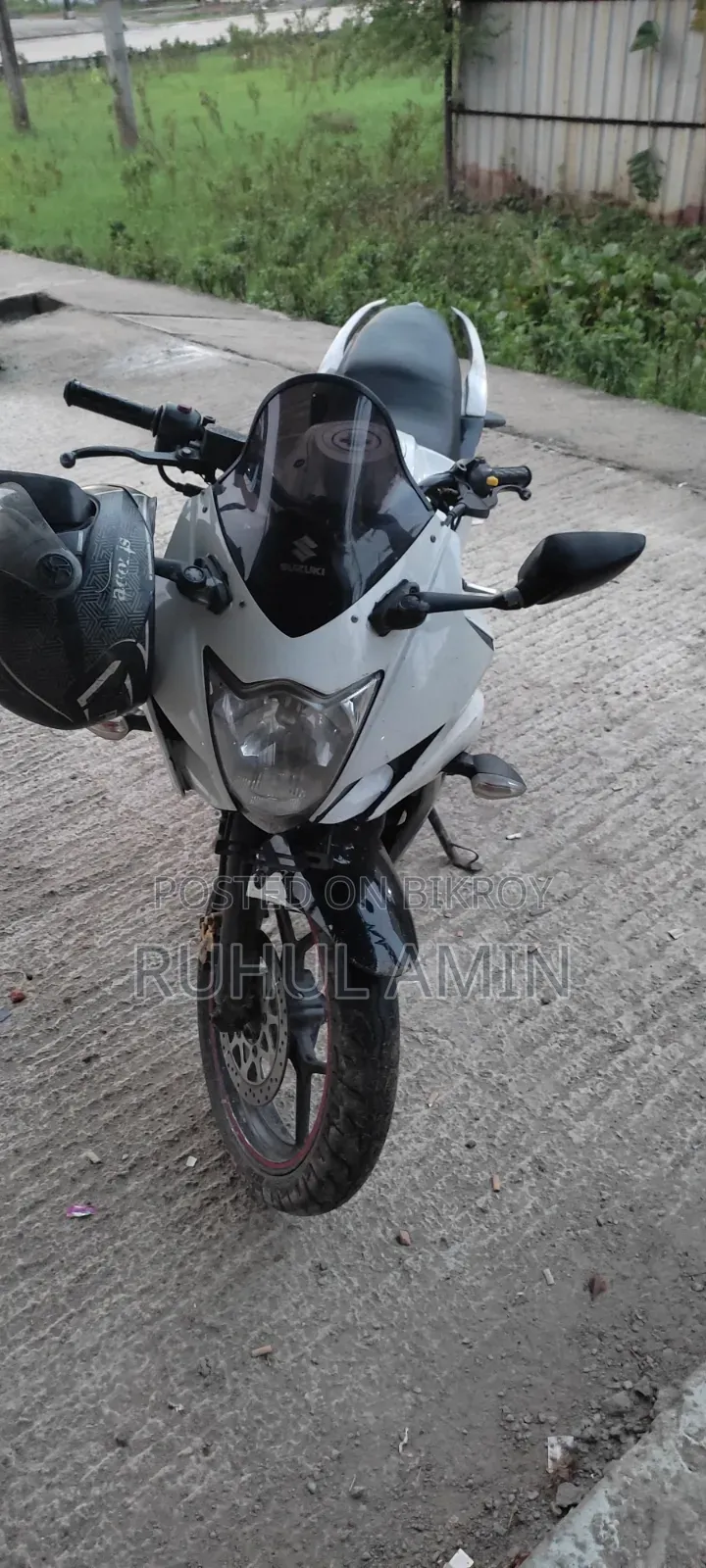 Suzuki Gixxer SF 2016 White