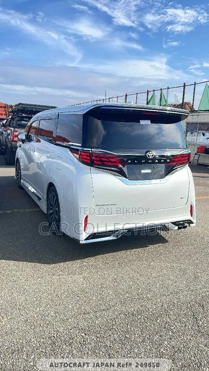 Toyota Alphard 2.5 Hybrid AWD 2023 Pearl