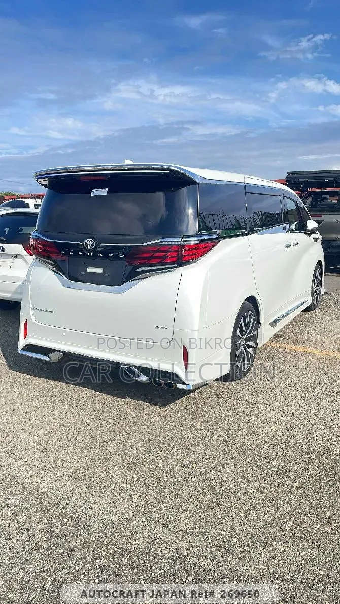 Toyota Alphard 2.5 Hybrid AWD 2023 Pearl