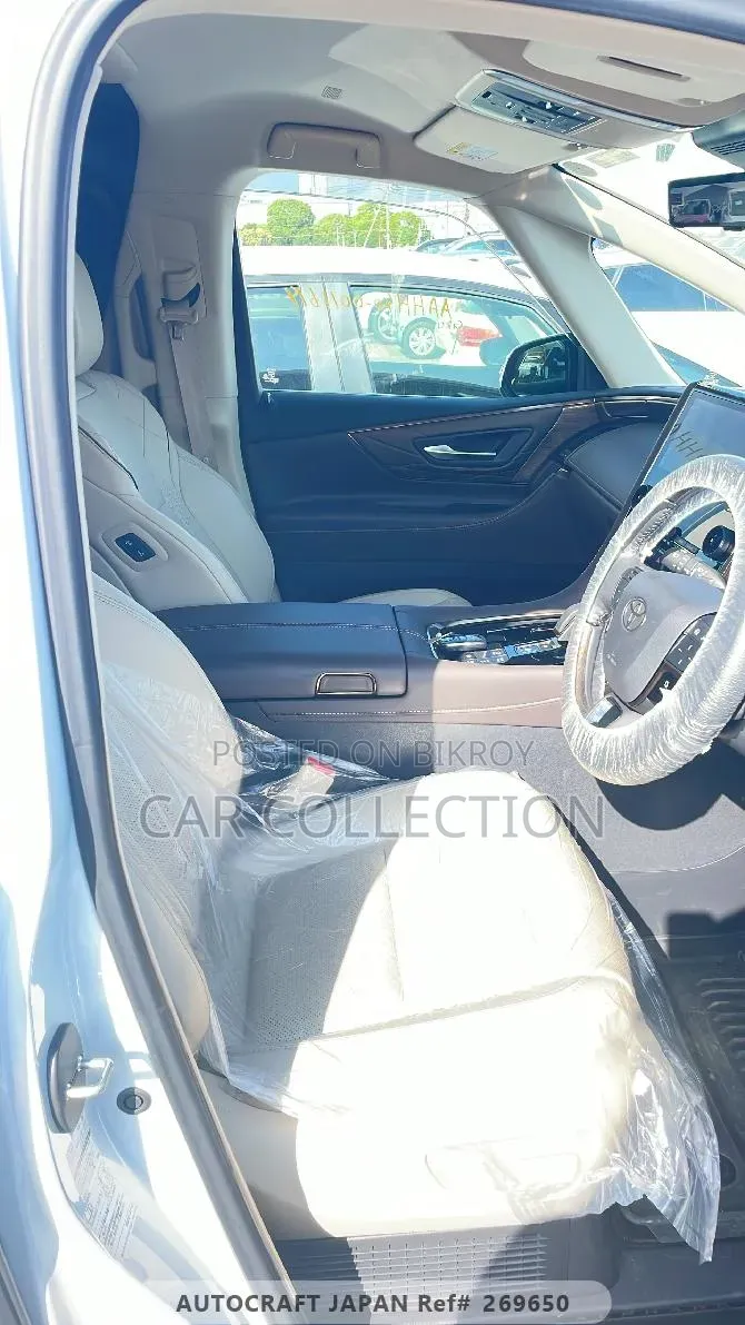 Toyota Alphard 2.5 Hybrid AWD 2023 Pearl