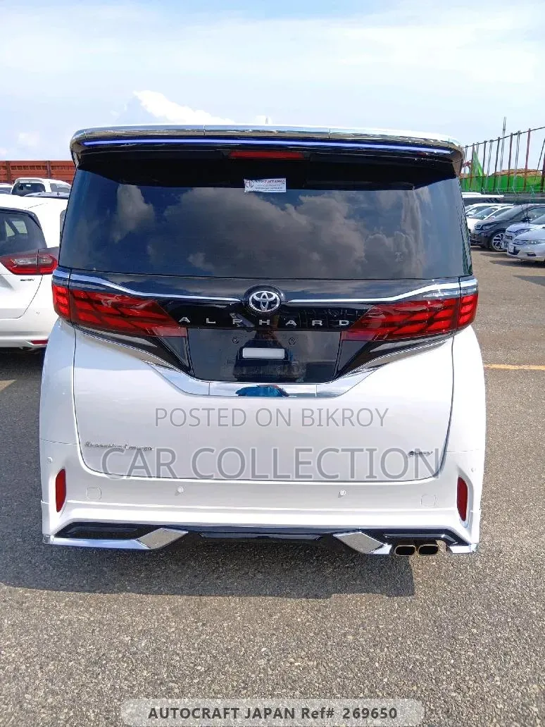 Toyota Alphard 2.5 Hybrid AWD 2023 Pearl