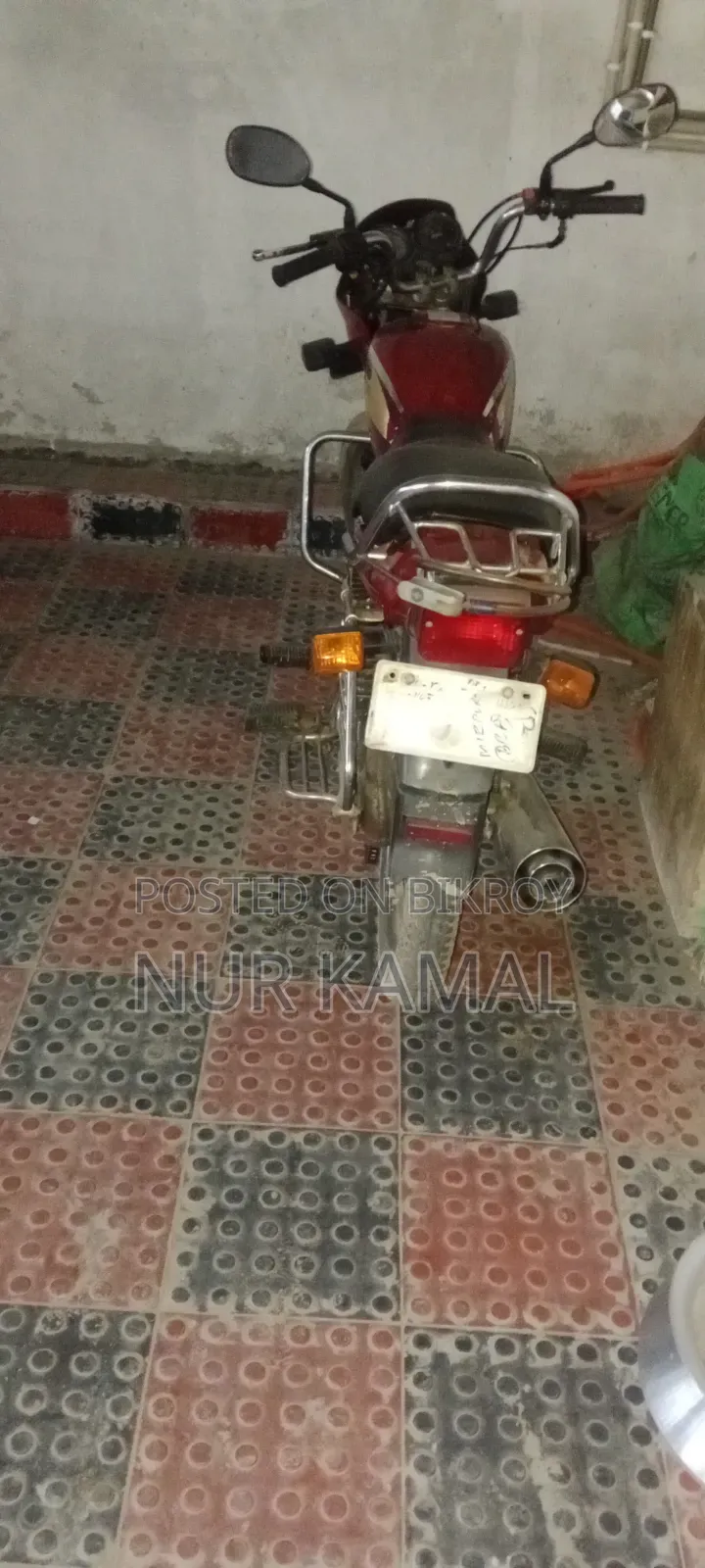 হিরো স্প্লেন্ডার প্লাস ব্ল্যাক এন্ড অ্যাকসেন্ট ২০১০ রেড