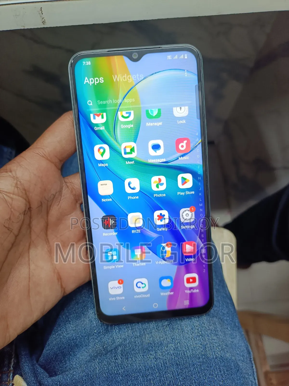 Vivo Y18 64 GB Gold