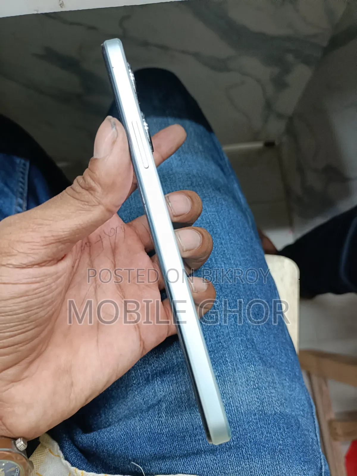 Vivo Y18 64 GB Gold