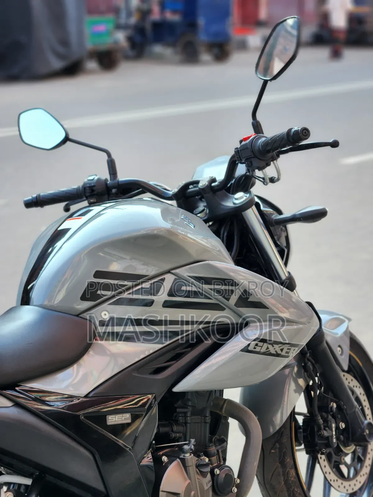 নতুন সুজুকি জিক্সার ২০২৫ গ্রে