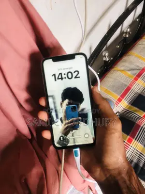 অ্যাপল আইফোন এক্সএস ৬৪ জিবি সাদা