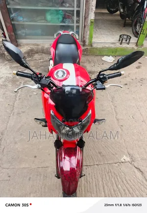 নতুন টিভিএস আপাচি ১৬০ ৪ভি ২০১৯ নীল