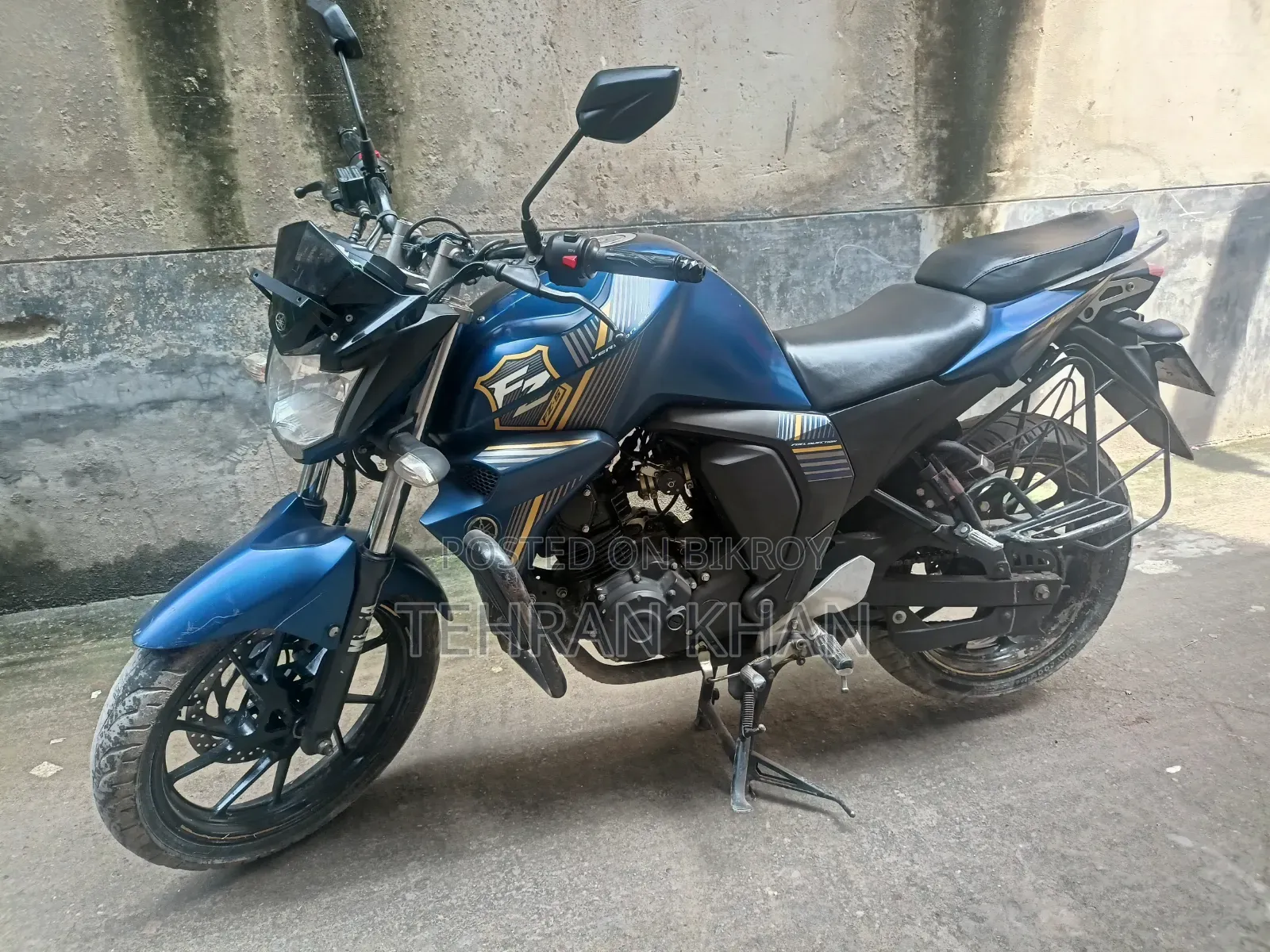 ইয়ামাহা এফজেডএস ভি২ ২০২১ নীল