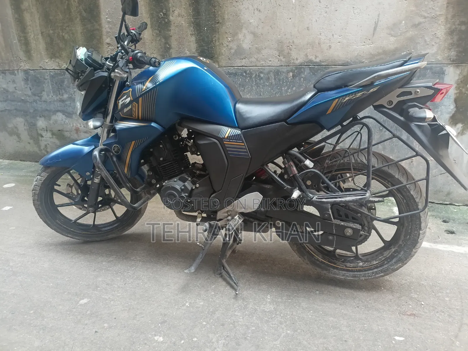 ইয়ামাহা এফজেডএস ভি২ ২০২১ নীল