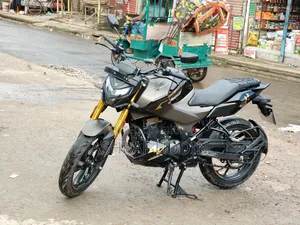 Hero Xtreme 160R 4V 2025 Brown