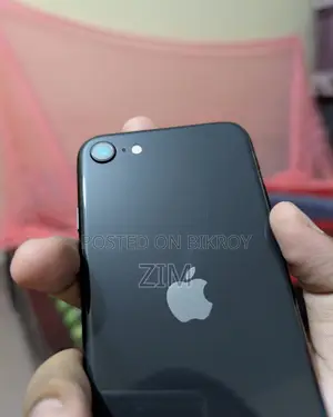 Apple iPhone SE (2020) 64 GB Black
