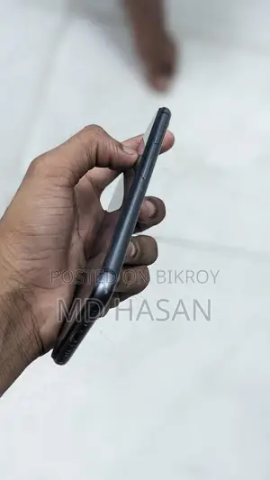 অ্যাপল আইফোন ৮ ৬৪ জিবি ব্ল্যাক