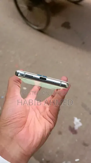 স্যামসাং গ্যালাক্সি এ৮২ ৫জি (গ্যালাক্সি কোয়ান্টাম ২) ১২৮ জিবি হোয়াইট