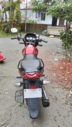 মোটরসাইকেল ২০১৮ লাল
