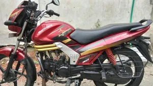 মোটরসাইকেল ২০১৮ লাল