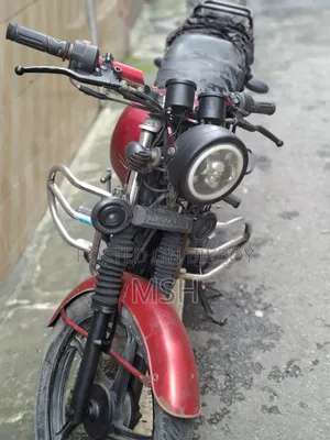 রানার এডি৮০এস-ডিলাক্স ২০২২ লাল
