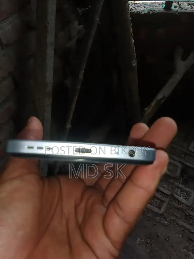 ইনফিনিক্স হট ৩০আই ১২৮ জিবি সাদা