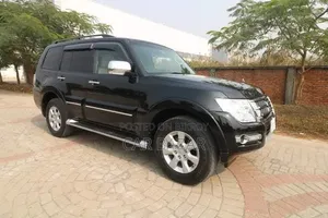 Mitsubishi Pajero V90 3.0 V6 GLS/GLX 2018 Black