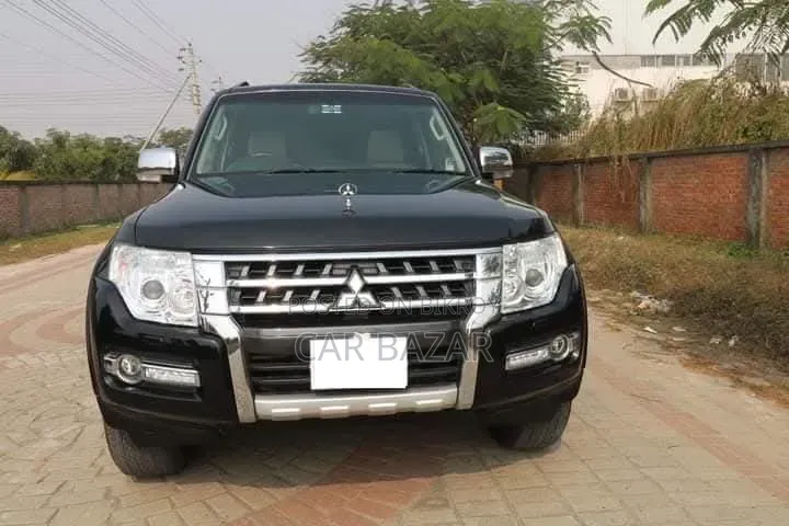 Mitsubishi Pajero V90 3.0 V6 GLS/GLX 2018 Black