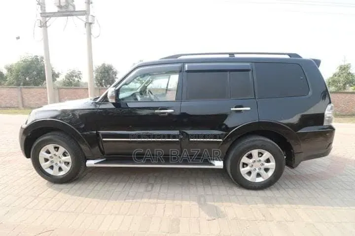 Mitsubishi Pajero V90 3.0 V6 GLS/GLX 2018 Black