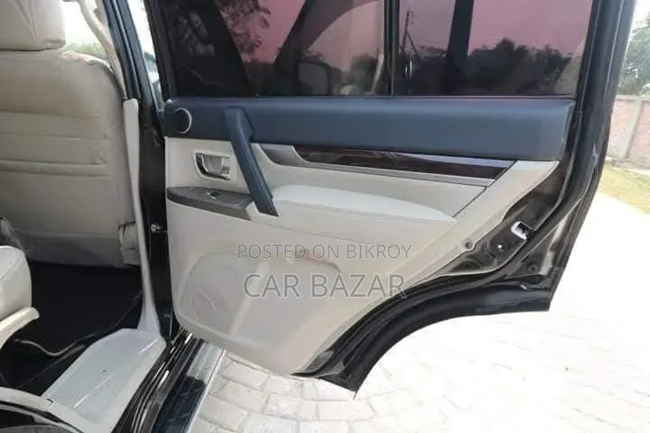 Mitsubishi Pajero V90 3.0 V6 GLS/GLX 2018 Black