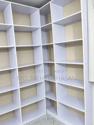 দোকানে বা কারখানায় মাল রাখার রেখ