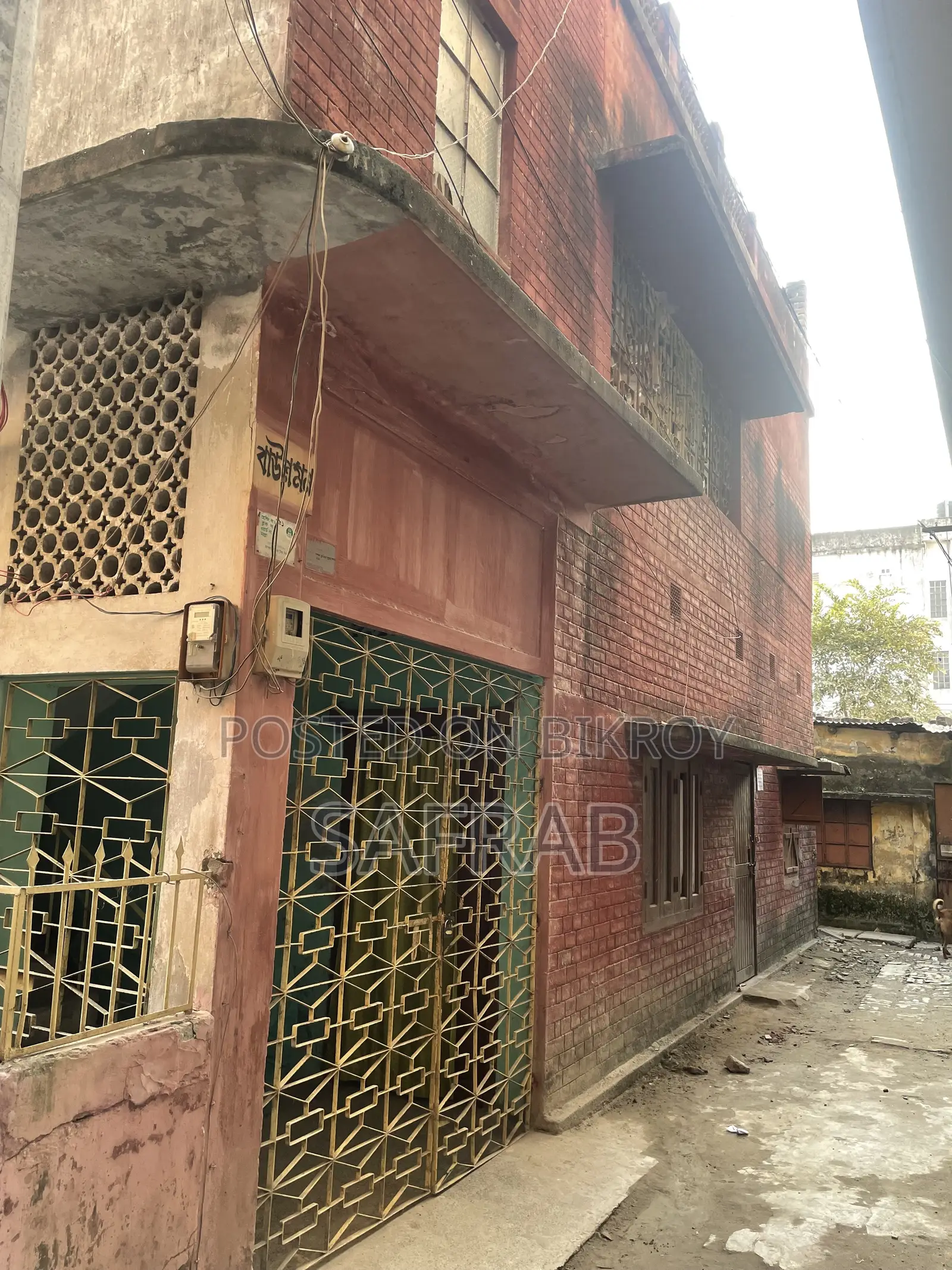 কাদিরগঞ্জে সাজানো ৪ বেডরুমের বাড়ি বিক্রয়ের জন্য