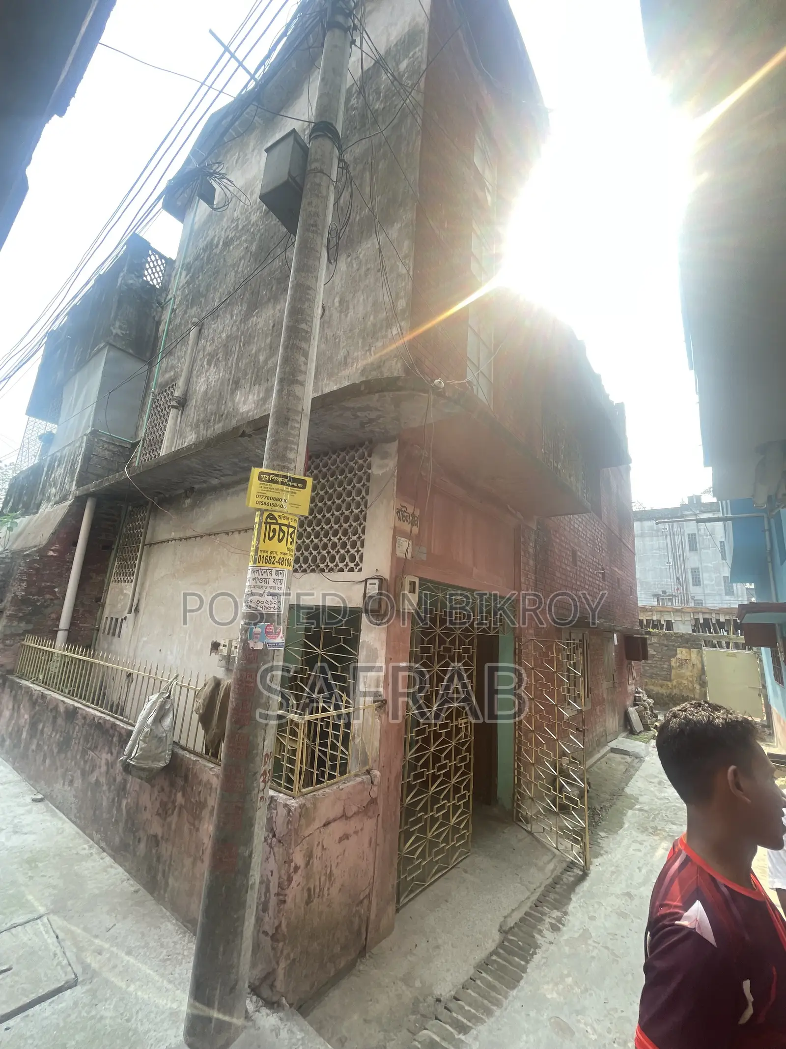 কাদিরগঞ্জে সাজানো ৪ বেডরুমের বাড়ি বিক্রয়ের জন্য