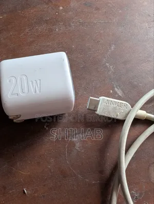 ২০ ওয়াট আনকার জোলো চার্জার এবং আনকার ক্যাবল