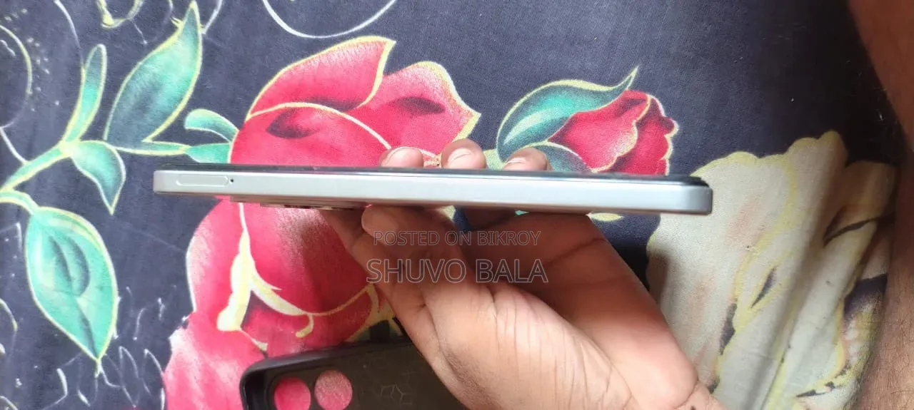 সিম্ফনি ইনোভা ৩০ ১২৮ জিবি হোয়াইট