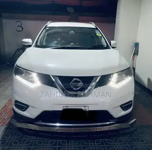 Nissan X-Trail 2.0 Petrol Four-Wheel Drive 2014 Pearl