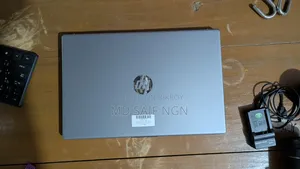 Laptop HP 250 G10 8GB Intel Core i5 SSD 500GB