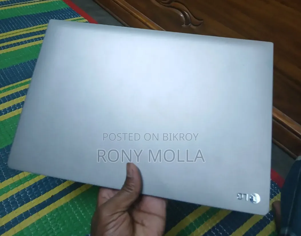 নতুন ল্যাপটপ এলজি 4GB ইন্টেল কোর i3 HDD+SSD 256GB