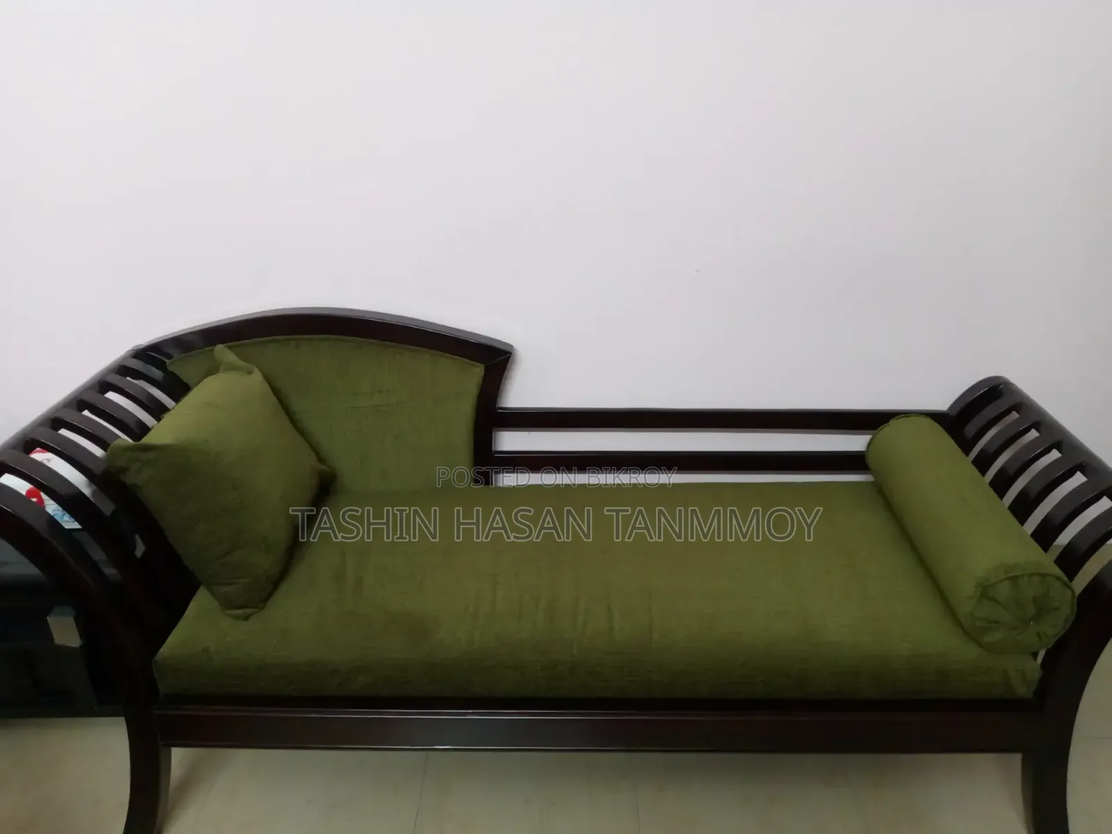 দিবান সোফা সেগুন কাঠের তৈরি