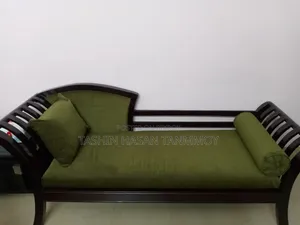 দিবান সোফা সেগুন কাঠের তৈরি